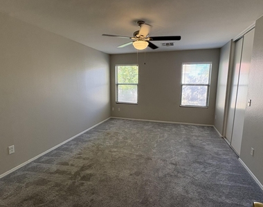 15774 W Watson Lane - Photo Thumbnail 11