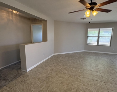 15774 W Watson Lane - Photo Thumbnail 10
