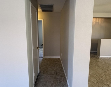 15774 W Watson Lane - Photo Thumbnail 16