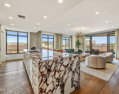 7181 E Camelback Road - Photo Thumbnail 8