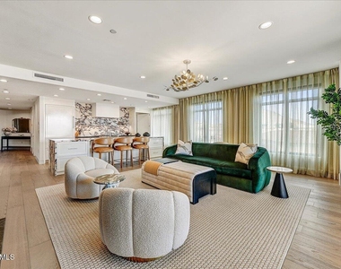 7181 E Camelback Road - Photo Thumbnail 9