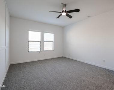 7908 W Frier Drive - Photo Thumbnail 16