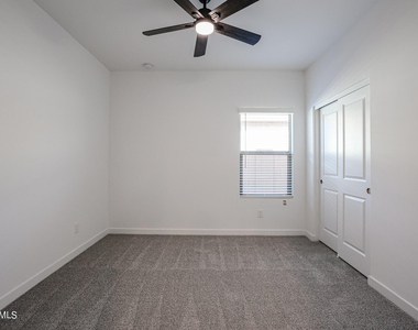 7908 W Frier Drive - Photo Thumbnail 27