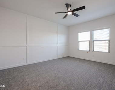 7908 W Frier Drive - Photo Thumbnail 15