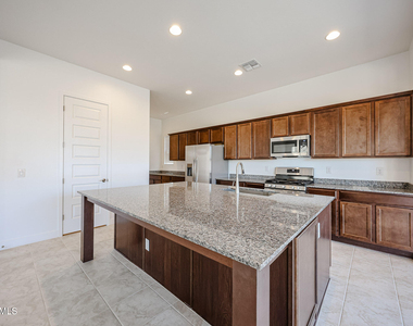 7662 W Crabapple Drive - Photo Thumbnail 3