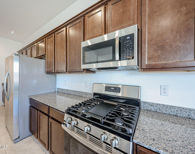 7662 W Crabapple Drive - Photo Thumbnail 4
