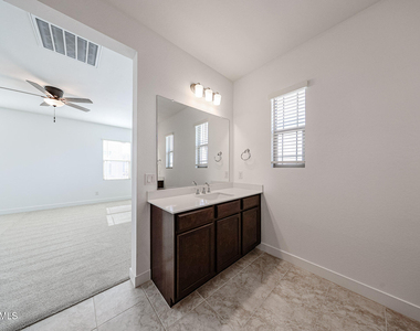 7654 W Crabapple Drive - Photo Thumbnail 10