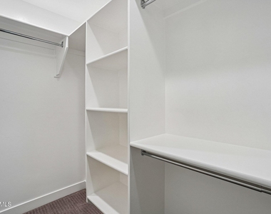 17181 N 52nd Avenue - Photo Thumbnail 20