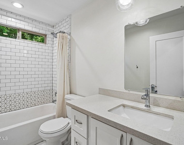17181 N 52nd Avenue - Photo Thumbnail 18