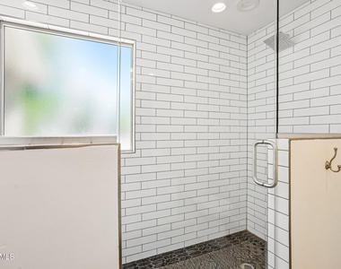 17181 N 52nd Avenue - Photo Thumbnail 25
