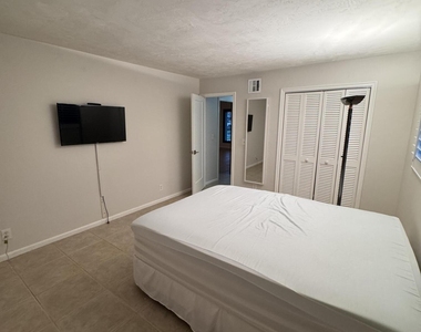 355 Se 7th Street - Photo Thumbnail 15