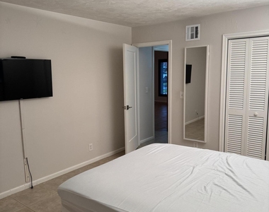 355 Se 7th Street - Photo Thumbnail 14
