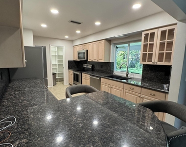 355 Se 7th Street - Photo Thumbnail 48