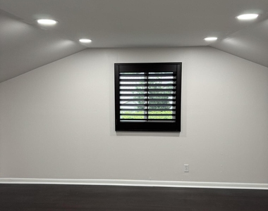 355 Se 7th Street - Photo Thumbnail 5