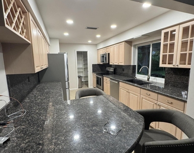 355 Se 7th Street - Photo Thumbnail 19