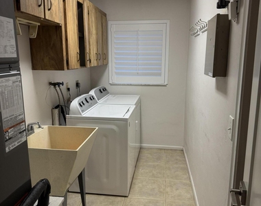 355 Se 7th Street - Photo Thumbnail 21