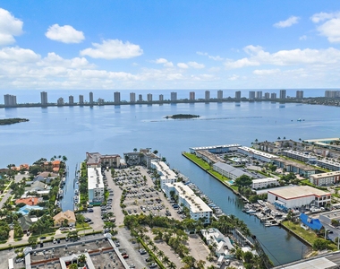 100 Paradise Harbour Boulevard - Photo Thumbnail 1