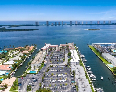 100 Paradise Harbour Boulevard - Photo Thumbnail 19