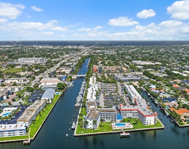 100 Paradise Harbour Boulevard - Photo Thumbnail 5