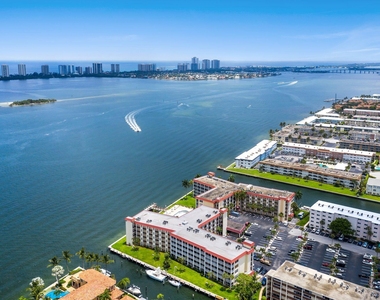 100 Paradise Harbour Boulevard - Photo Thumbnail 17