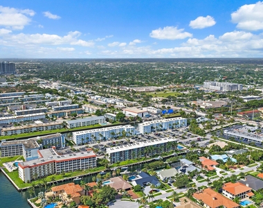 100 Paradise Harbour Boulevard - Photo Thumbnail 7