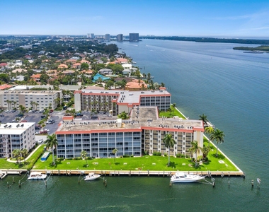 100 Paradise Harbour Boulevard - Photo Thumbnail 12
