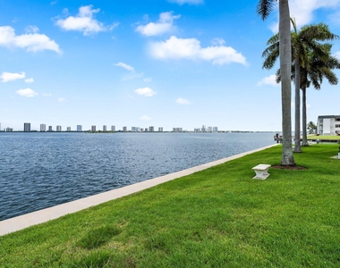 100 Paradise Harbour Boulevard - Photo Thumbnail 26