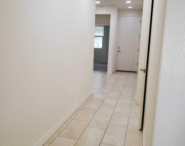 9987 W Foothill Drive - Photo Thumbnail 4