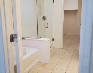9987 W Foothill Drive - Photo Thumbnail 34