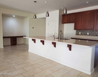 9987 W Foothill Drive - Photo Thumbnail 15