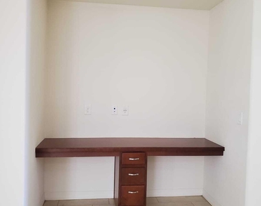9987 W Foothill Drive - Photo Thumbnail 10