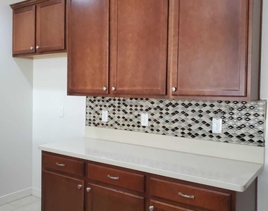 9987 W Foothill Drive - Photo Thumbnail 19