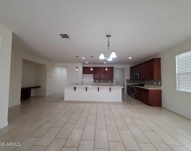9987 W Foothill Drive - Photo Thumbnail 22