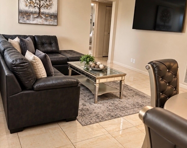 127 Lake Pine Circle - Photo Thumbnail 5