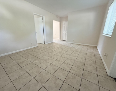 300 Sw 10th Avenue - Photo Thumbnail 5