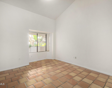 4200 N Miller Road - Photo Thumbnail 14