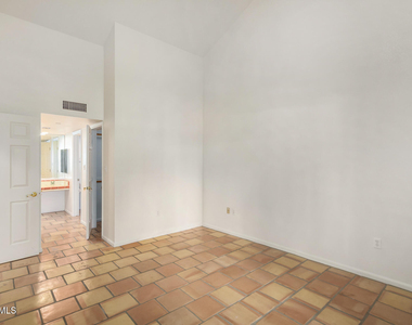 4200 N Miller Road - Photo Thumbnail 13