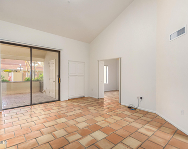 4200 N Miller Road - Photo Thumbnail 10