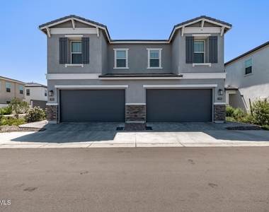 17118 N 50th Way - Photo Thumbnail 1