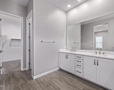 17118 N 50th Way - Photo Thumbnail 22