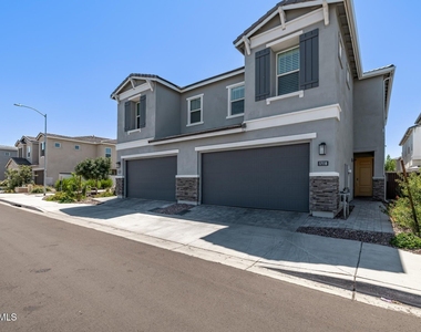 17118 N 50th Way - Photo Thumbnail 5