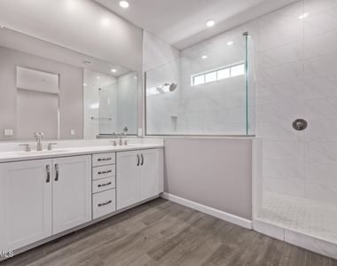 17118 N 50th Way - Photo Thumbnail 21