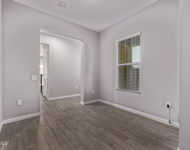 17118 N 50th Way - Photo Thumbnail 8
