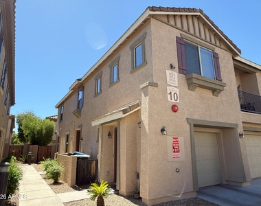 8115 W Lynwood Street - Photo Thumbnail 2