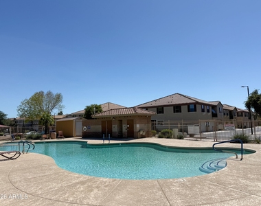 8115 W Lynwood Street - Photo Thumbnail 19