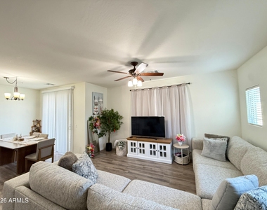 8115 W Lynwood Street - Photo Thumbnail 5