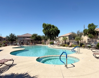 8115 W Lynwood Street - Photo Thumbnail 20