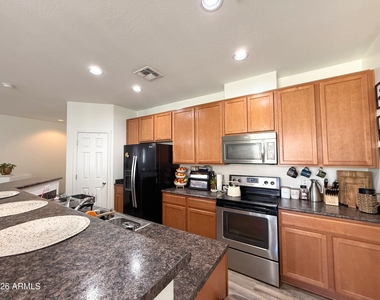 8115 W Lynwood Street - Photo Thumbnail 9