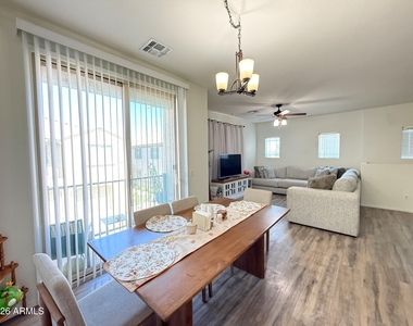 8115 W Lynwood Street - Photo Thumbnail 6