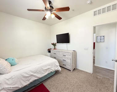 8115 W Lynwood Street - Photo Thumbnail 13